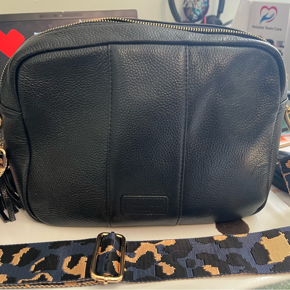 Pom-pom London City  Plus black bag with two straps